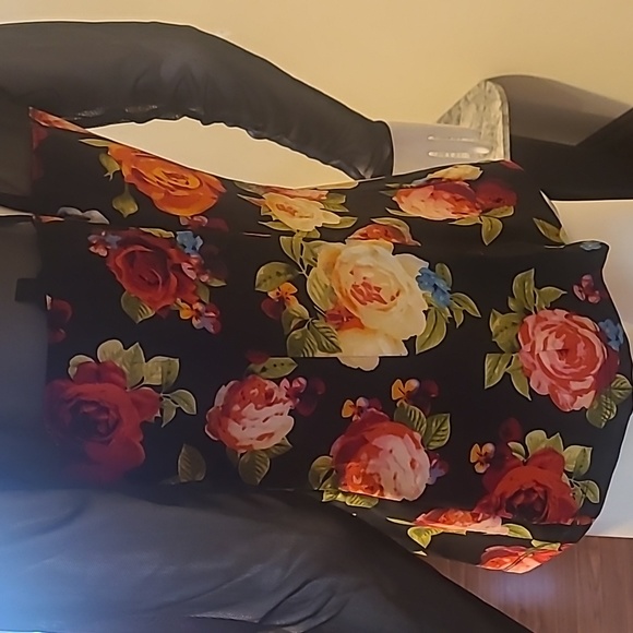 Guess Chateau Rose Floral Sheer Mesh Sleeves Sweetheart top Size Large - Picture 7 of 10